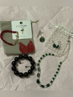 Misc jewelry (bracelets, earrings etc) including NEW Puravida Harper Charm.